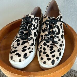 White/Black print haircalf